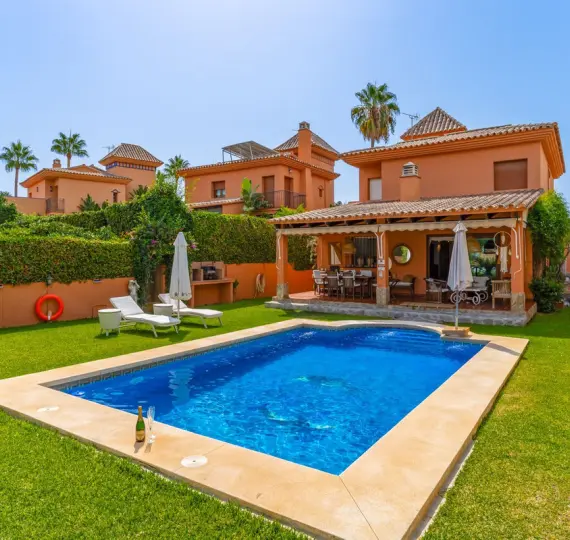 Venta de villa independiente en Sierrezuela