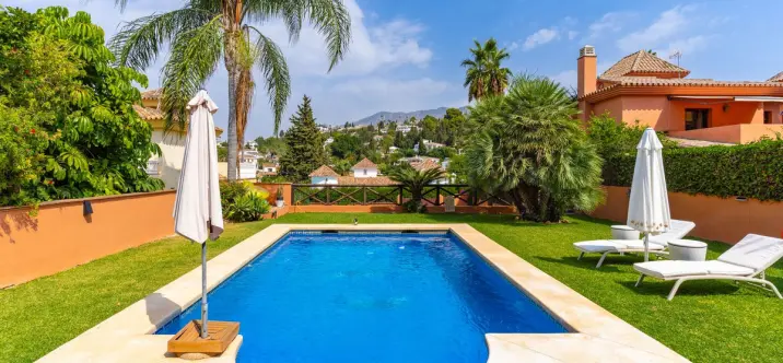 Venta de villa independiente en Sierrezuela 2