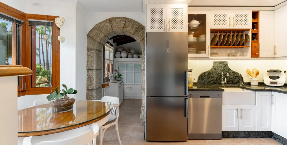 Sale of detached villa in Sierrezuela 11