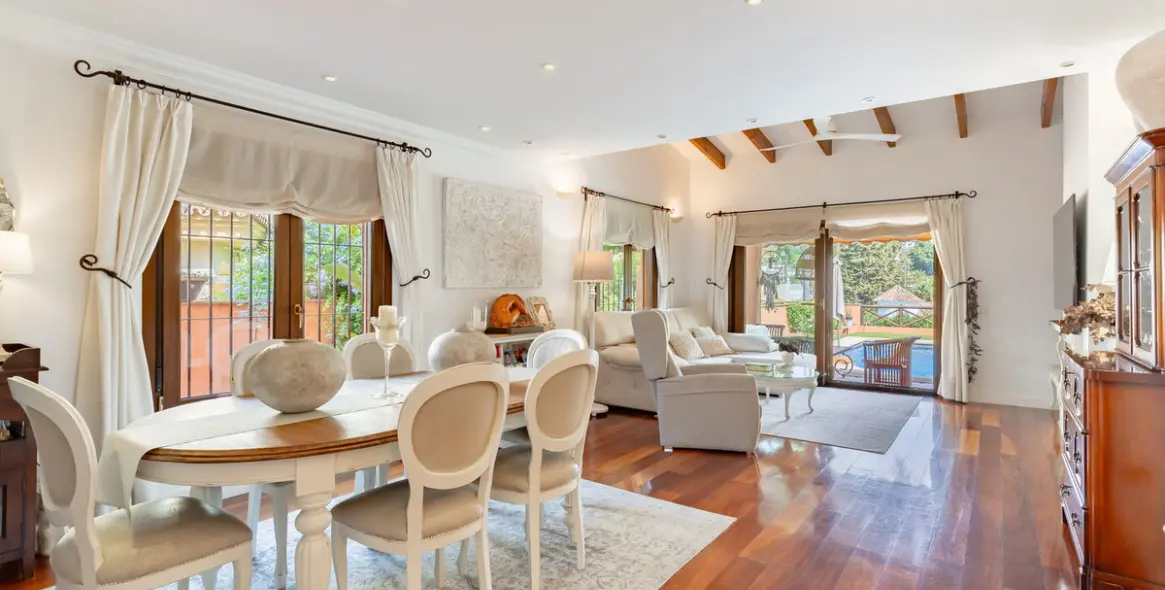 Sale of detached villa in Sierrezuela 16