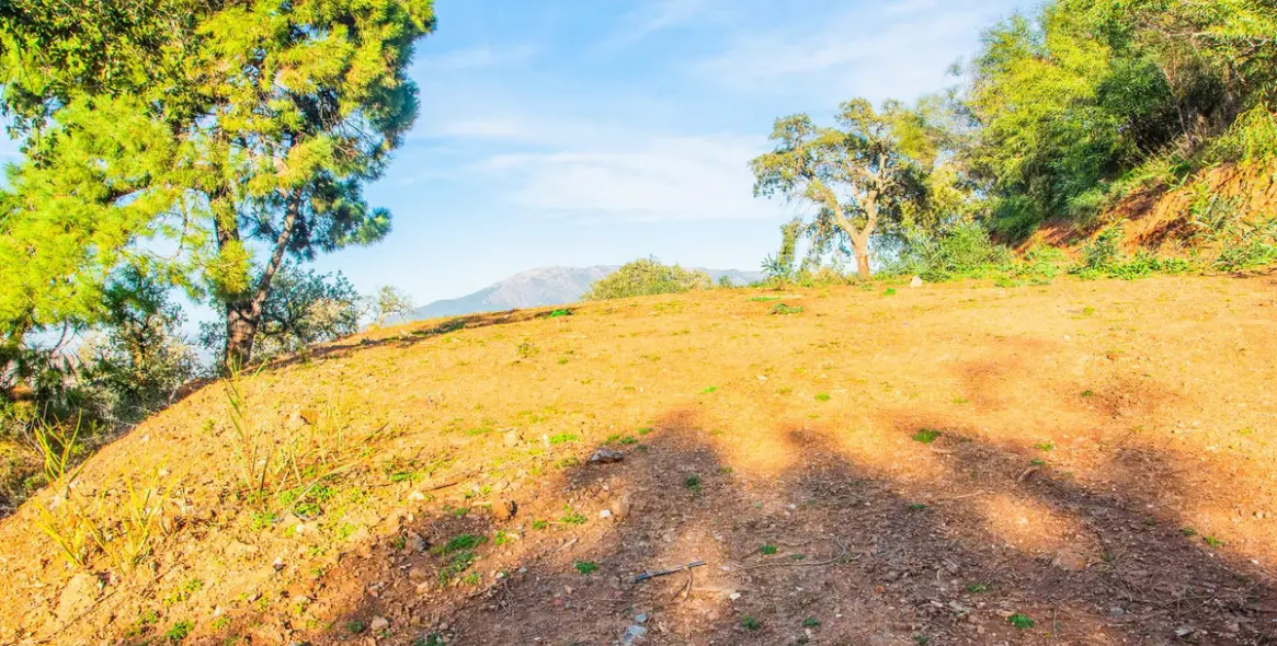 Продажа  отдельно стоящей виллы в La Mairena 10