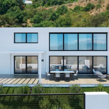 Sale of detached villa in La Mairena