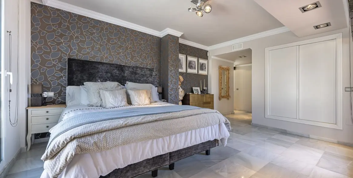 Venta de ático dúplex en The Golden Mile 14