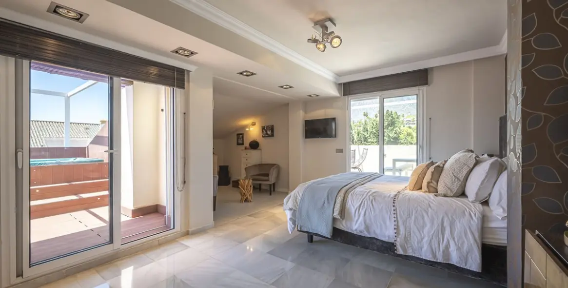 Venta de ático dúplex en The Golden Mile 15