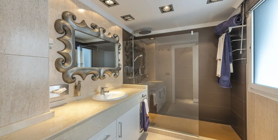 Venta de ático dúplex en The Golden Mile 17