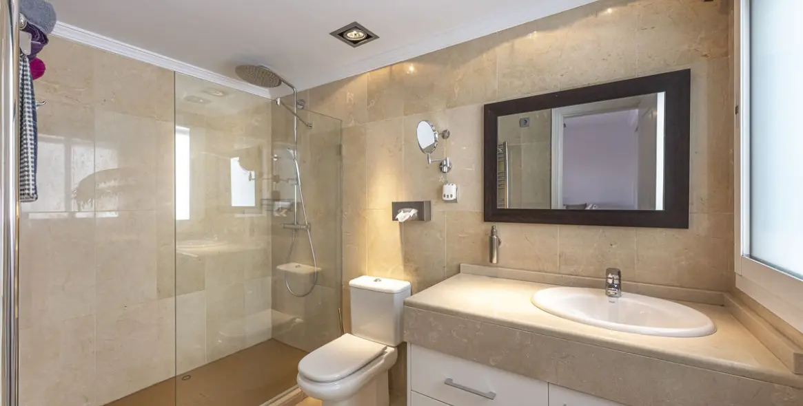 Venta de ático dúplex en The Golden Mile 20