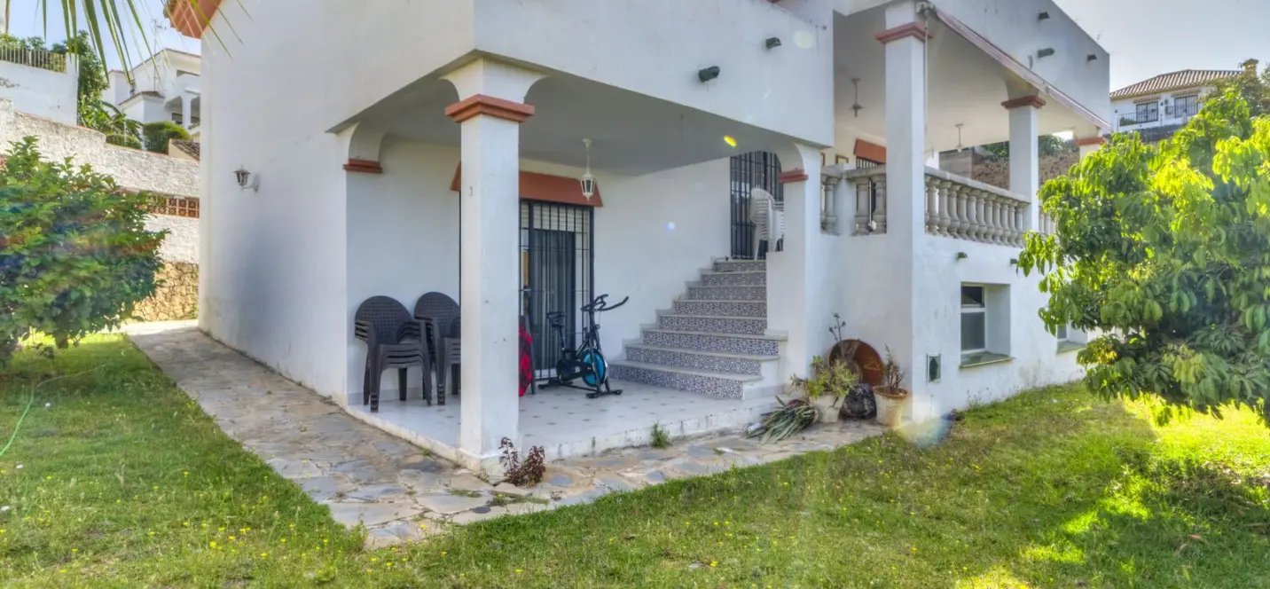 Продажа  отдельно стоящей виллы в Marbella 0