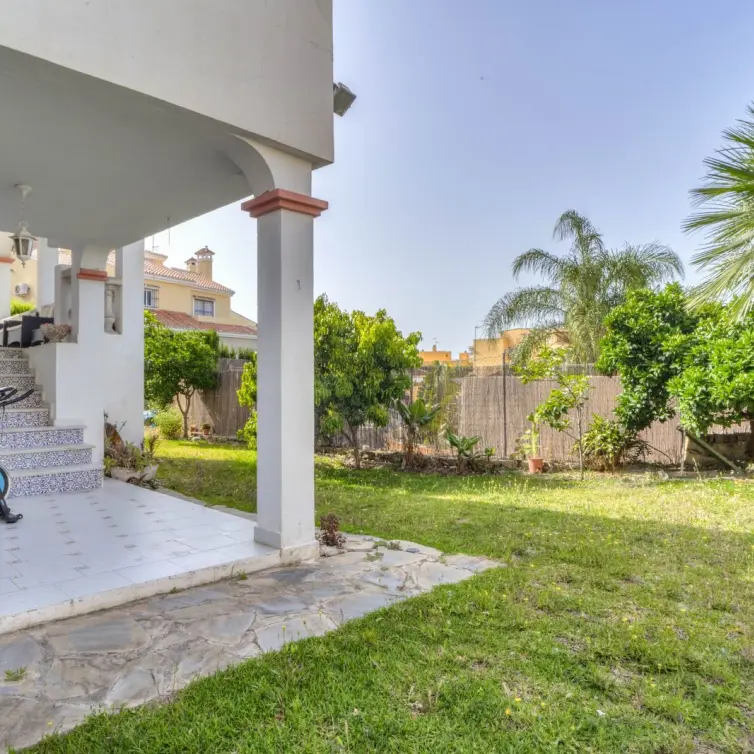 Продажа  отдельно стоящей виллы в Marbella