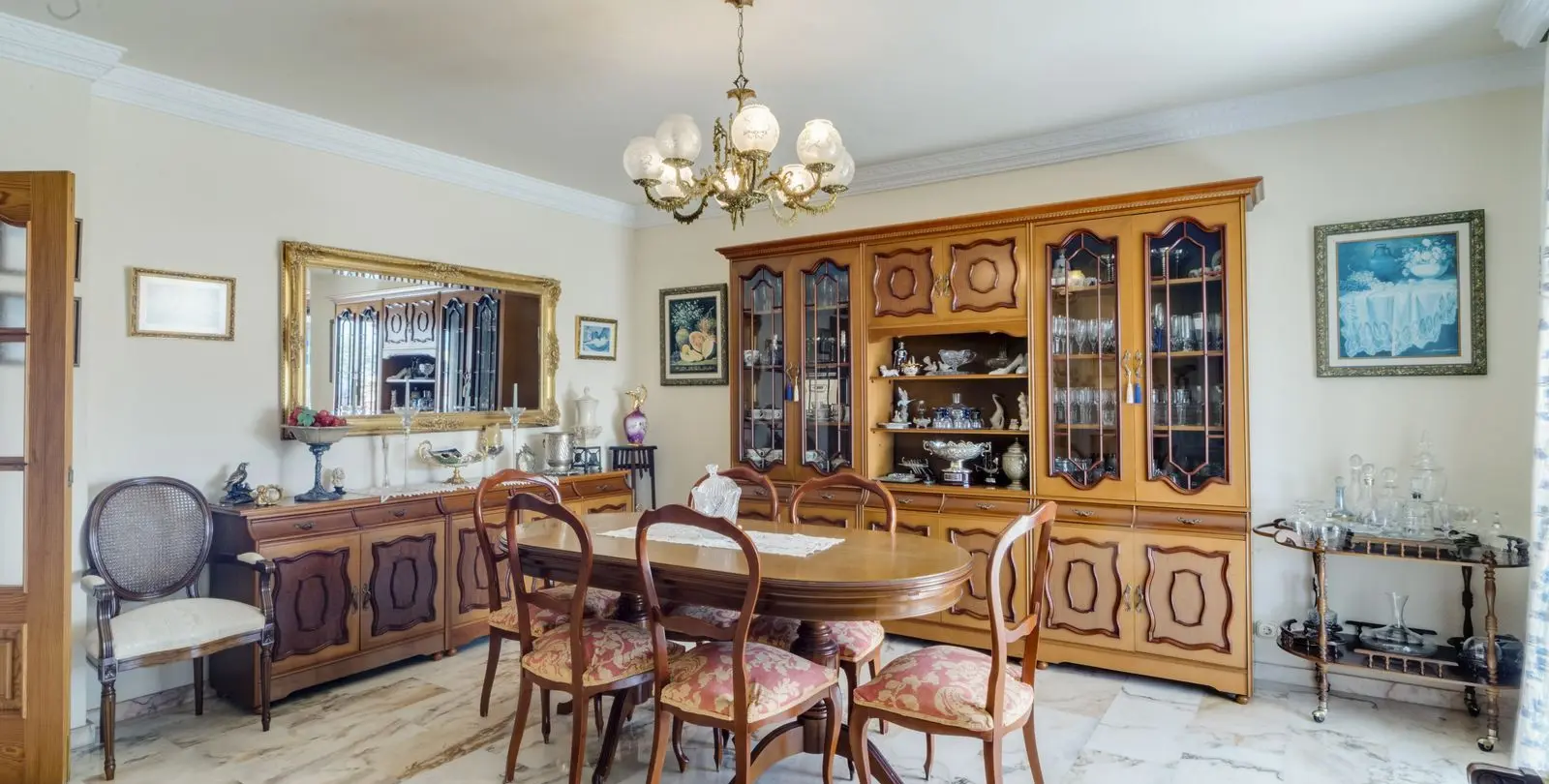 Sale of detached villa in Marbella 13