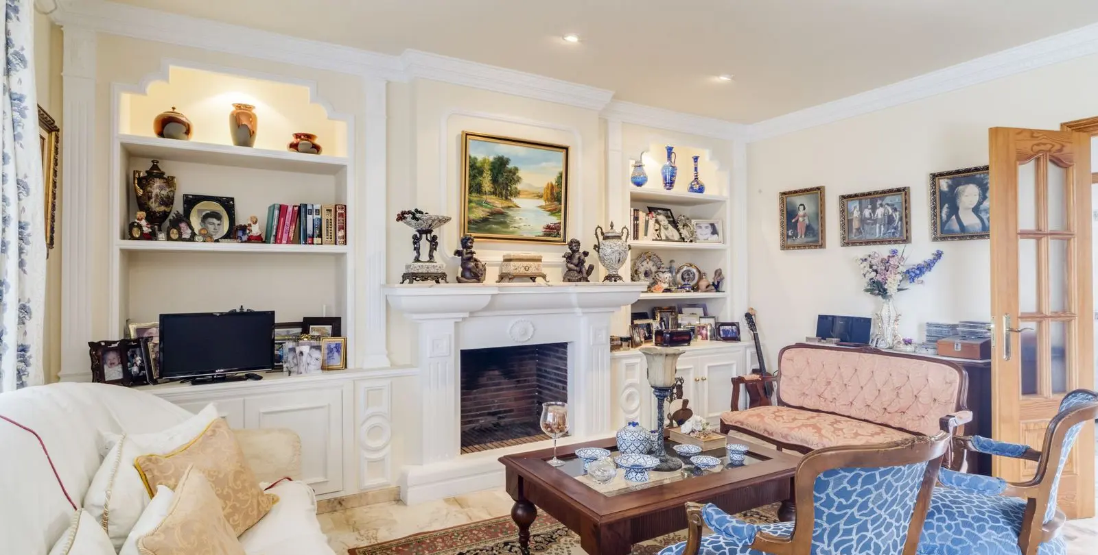 Sale of detached villa in Marbella 14