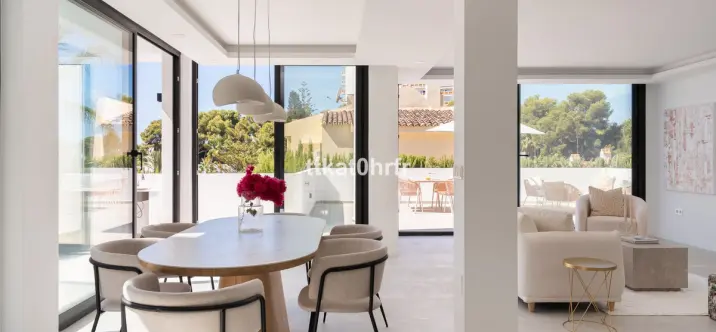 Venta de villa independiente en Nueva Andalucía 1