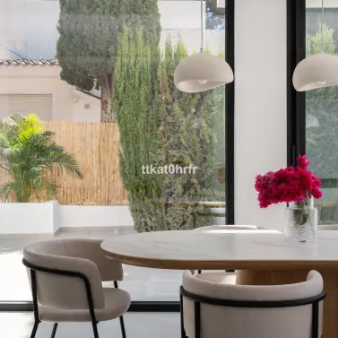 Venta de villa independiente en Nueva Andalucía