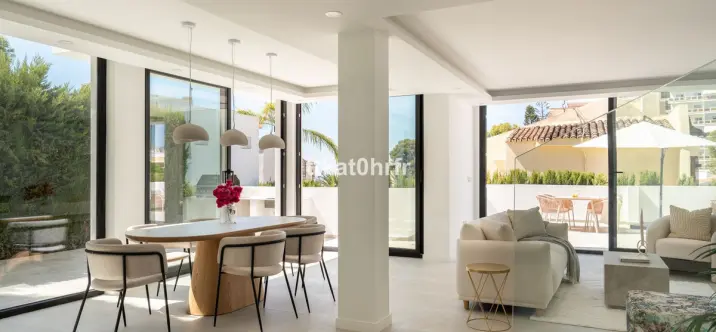 Venta de villa independiente en Nueva Andalucía 3