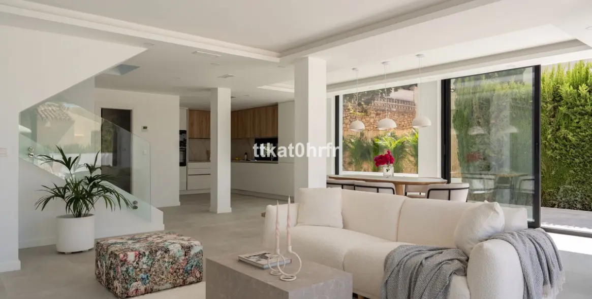 Продажа  отдельно стоящей виллы в Nueva Andalucía 6