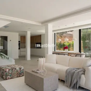 Venta de villa independiente en Nueva Andalucía