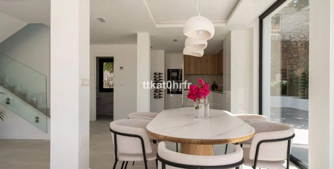 Продажа  отдельно стоящей виллы в Nueva Andalucía 7