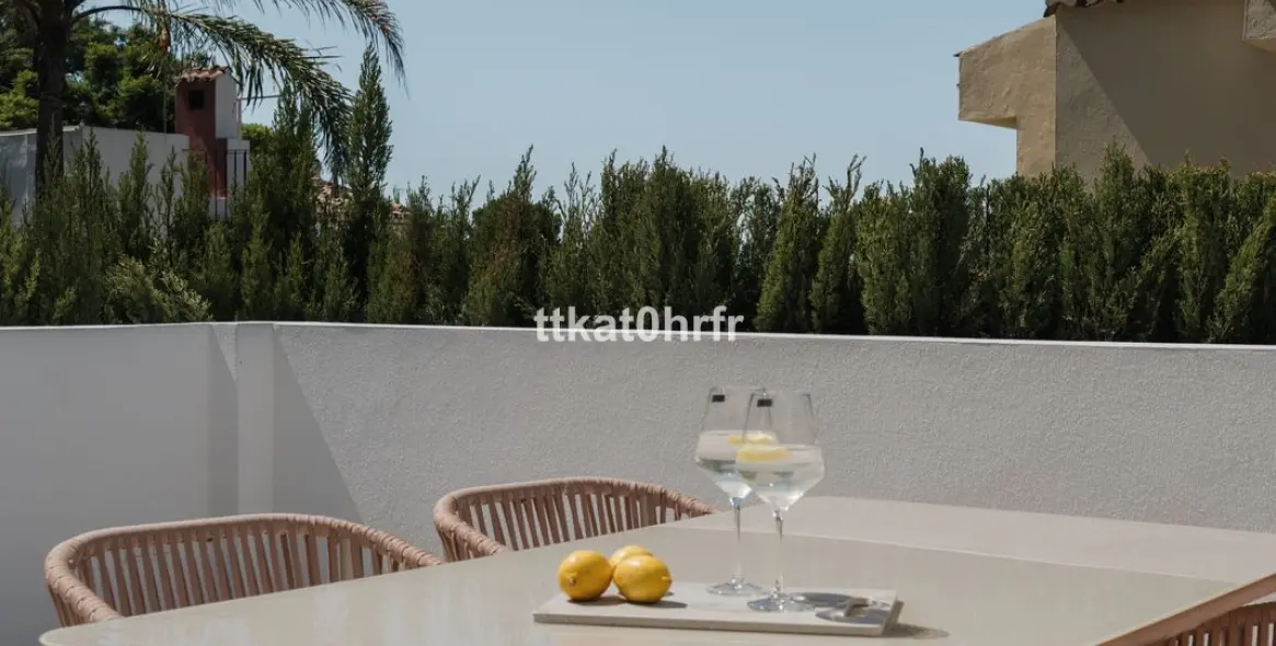 Продажа  отдельно стоящей виллы в Nueva Andalucía 15