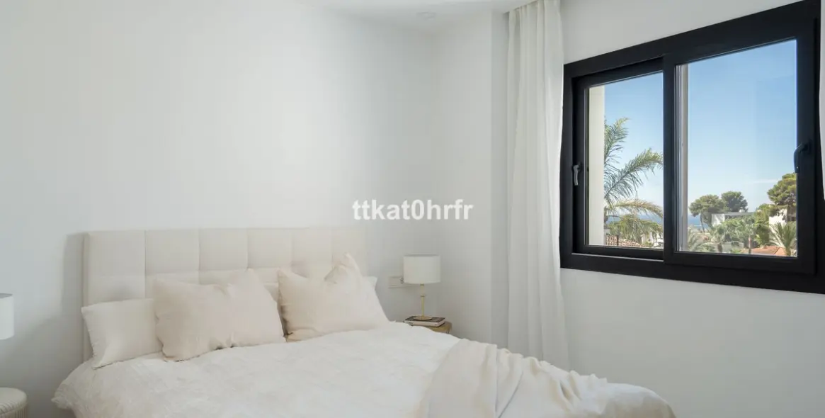 Sale of detached villa in Nueva Andalucía 28