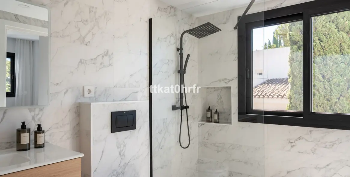 Sale of detached villa in Nueva Andalucía 30