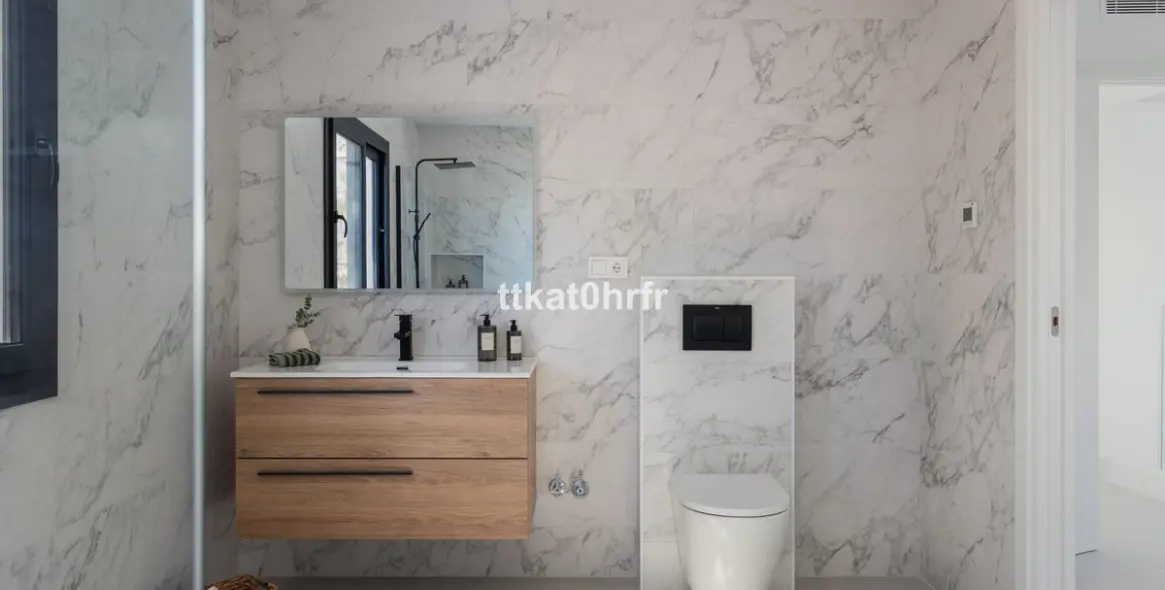 Sale of detached villa in Nueva Andalucía 32