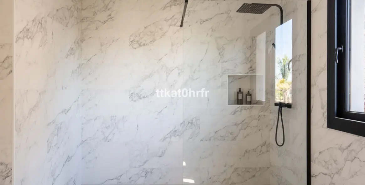 Sale of detached villa in Nueva Andalucía 34