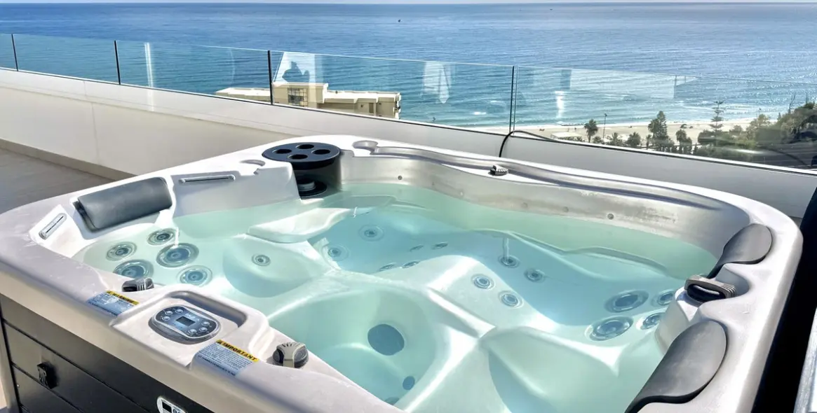 Sale of penthouse duplex in Carvajal 1