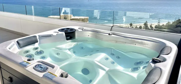 Продажа двухуровневого пентхауса в Carvajal 0