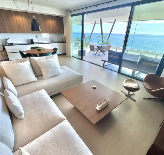 Продажа двухуровневого пентхауса в Carvajal