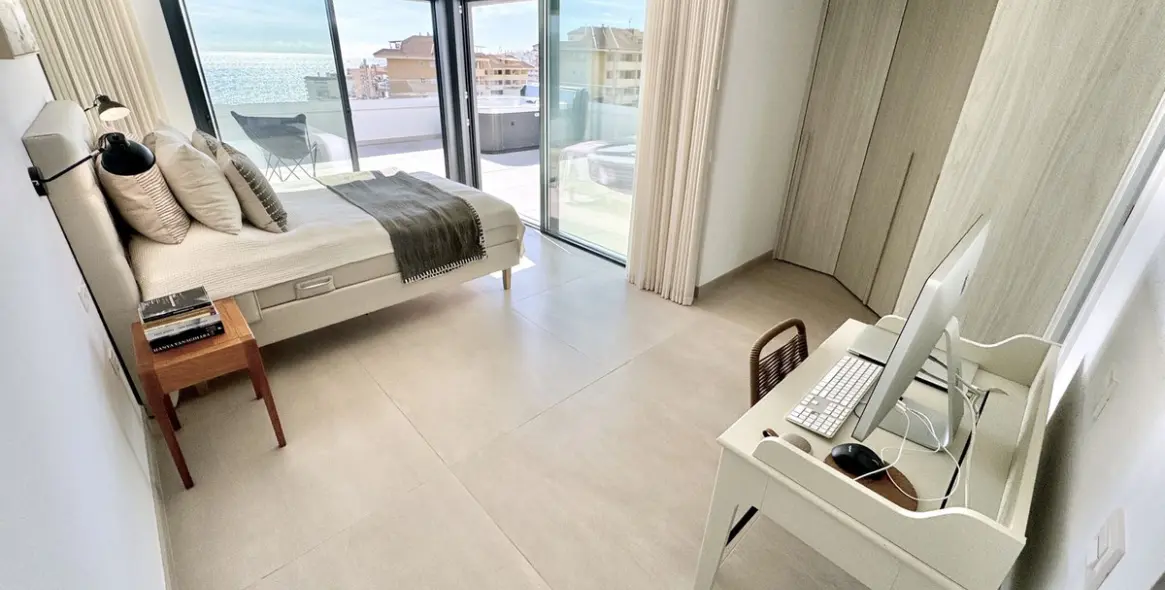 Sale of penthouse duplex in Carvajal 14