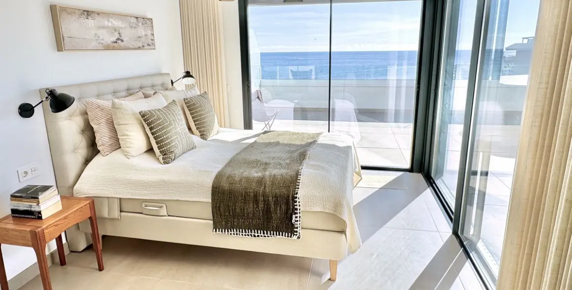 Sale of penthouse duplex in Carvajal 15