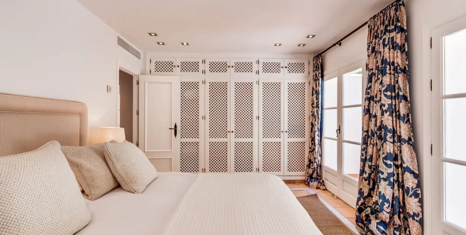 Sale of ground floor apartment in La Zagaleta 12