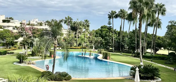 Продажа апартаментов на среднем этаже в Marbella 0
