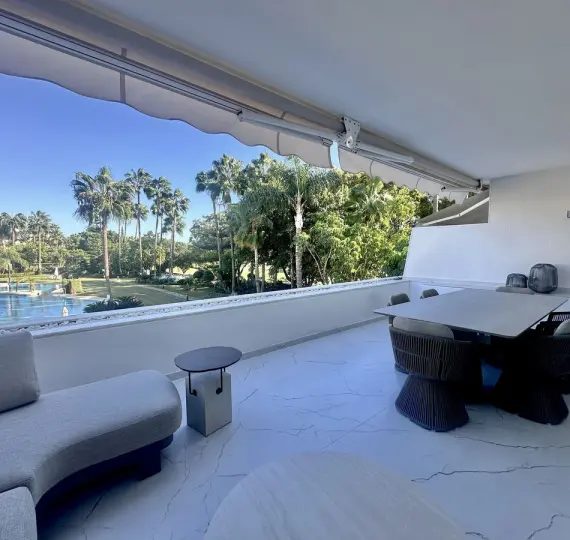 Продажа апартаментов на среднем этаже в Marbella