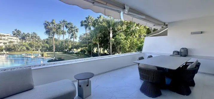 Продажа апартаментов на среднем этаже в Marbella 2