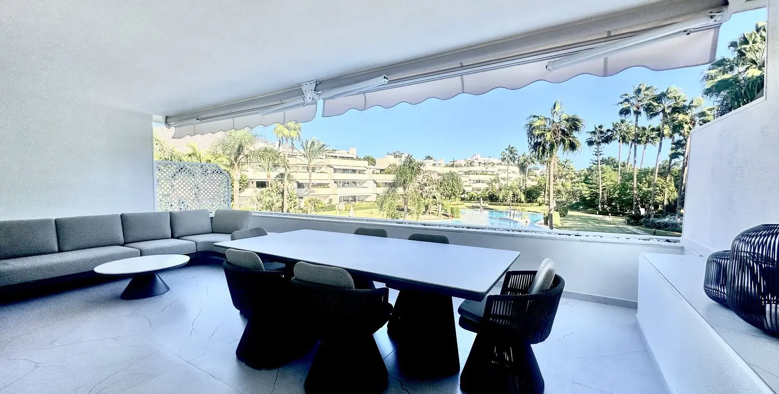 Sale of middle floor apartment in Marbella 2