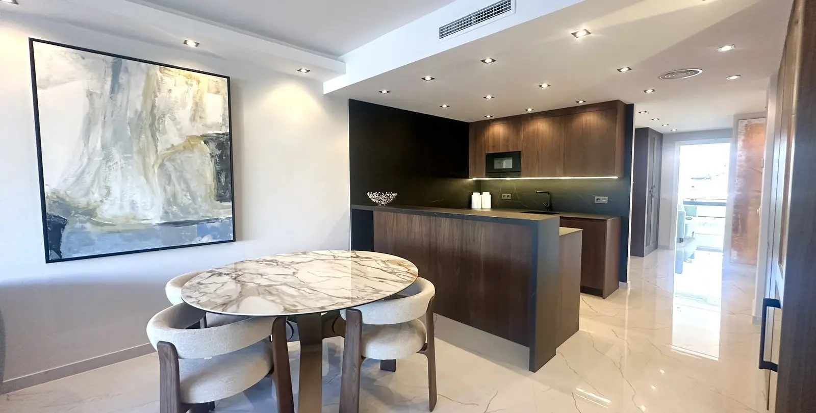 Sale of middle floor apartment in Marbella 10