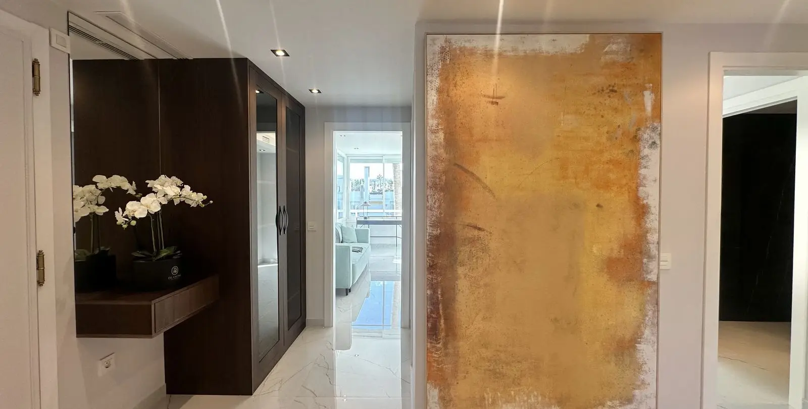 Sale of middle floor apartment in Marbella 19