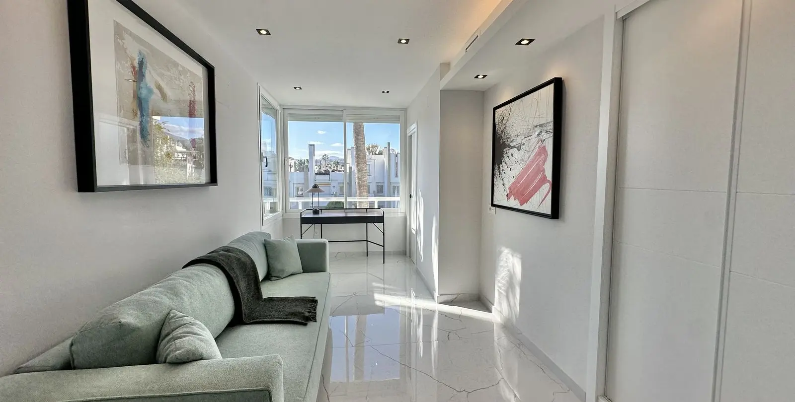 Sale of middle floor apartment in Marbella 23