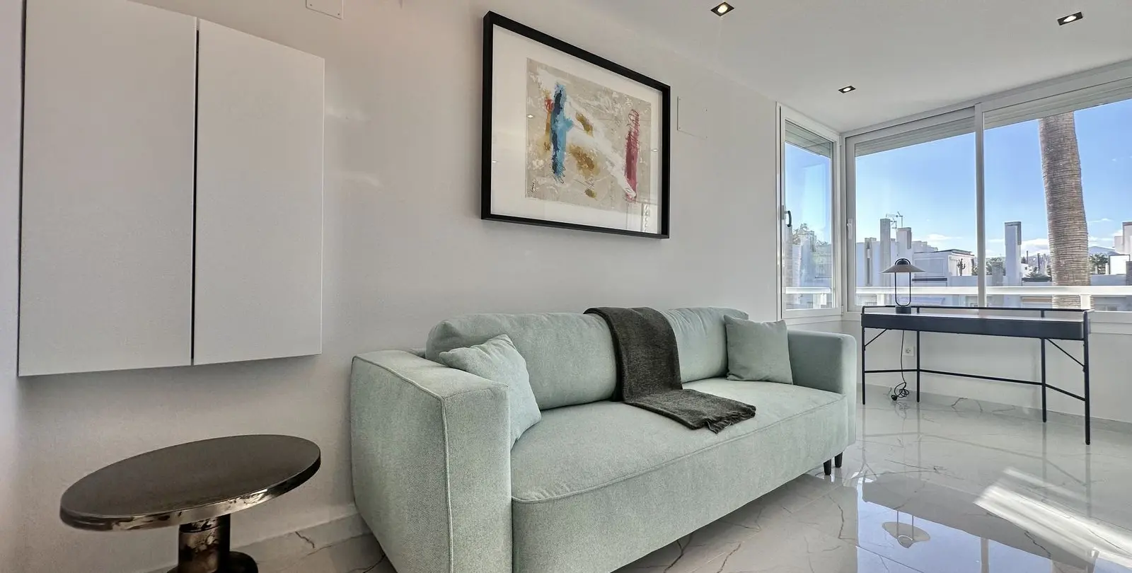 Sale of middle floor apartment in Marbella 26