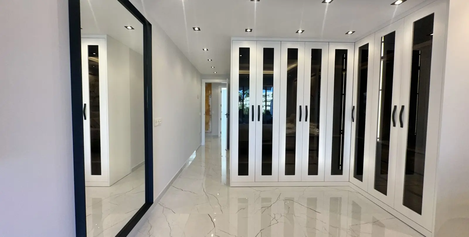 Sale of middle floor apartment in Marbella 45