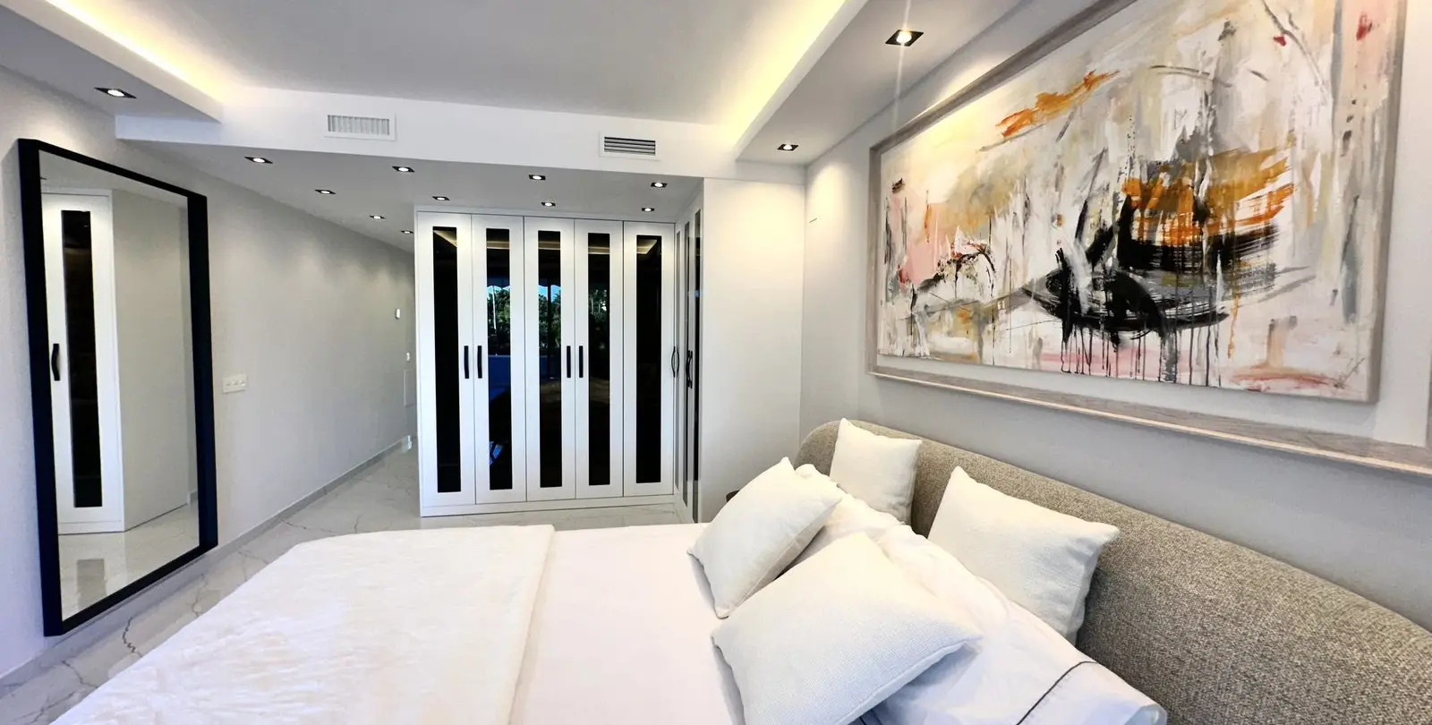 Sale of middle floor apartment in Marbella 48