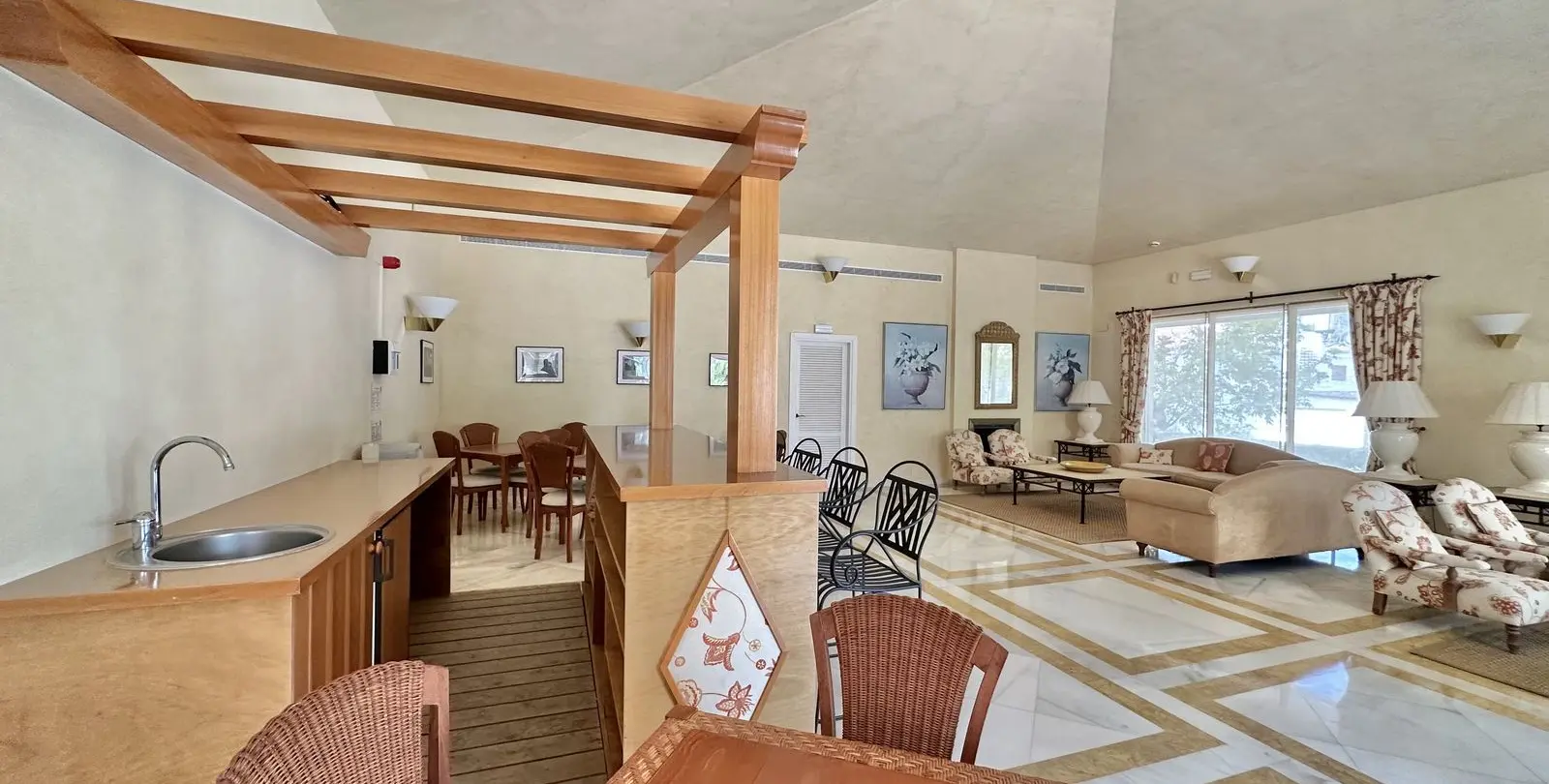 Sale of middle floor apartment in Marbella 52