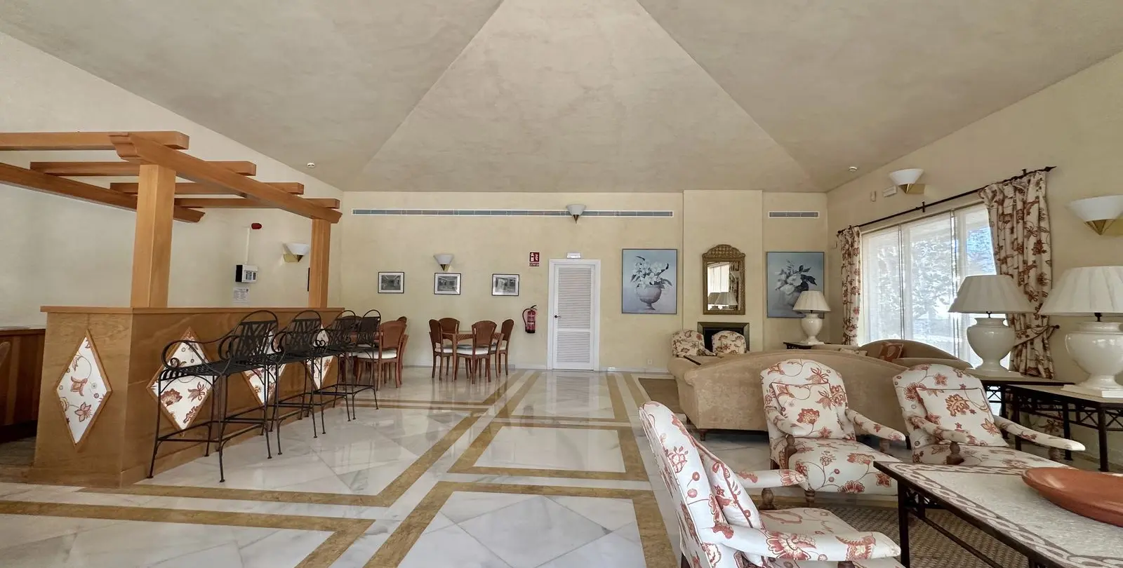 Sale of middle floor apartment in Marbella 53