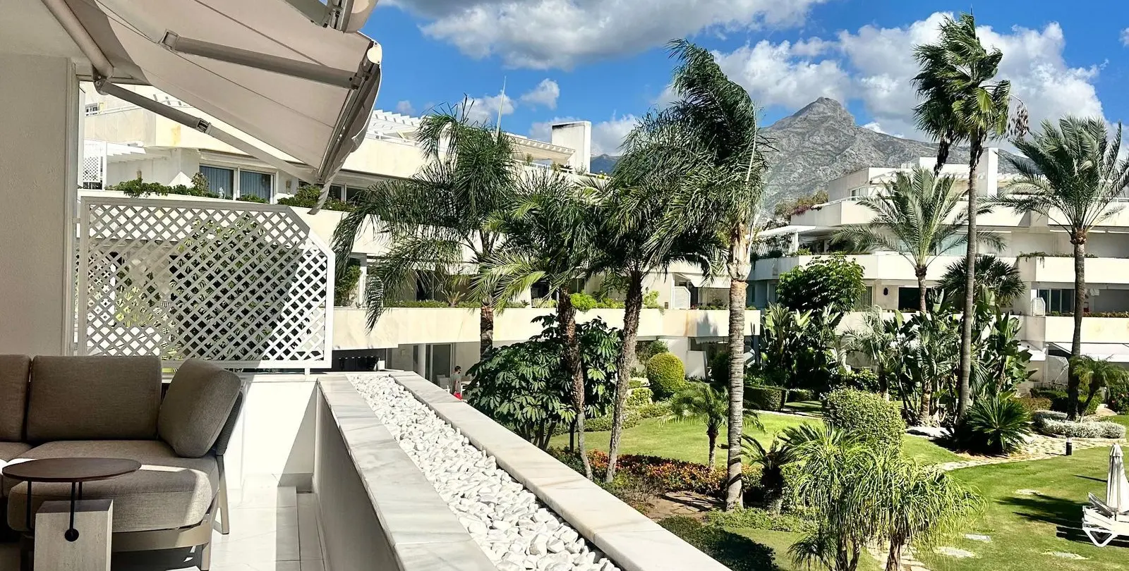 Sale of middle floor apartment in Marbella 69