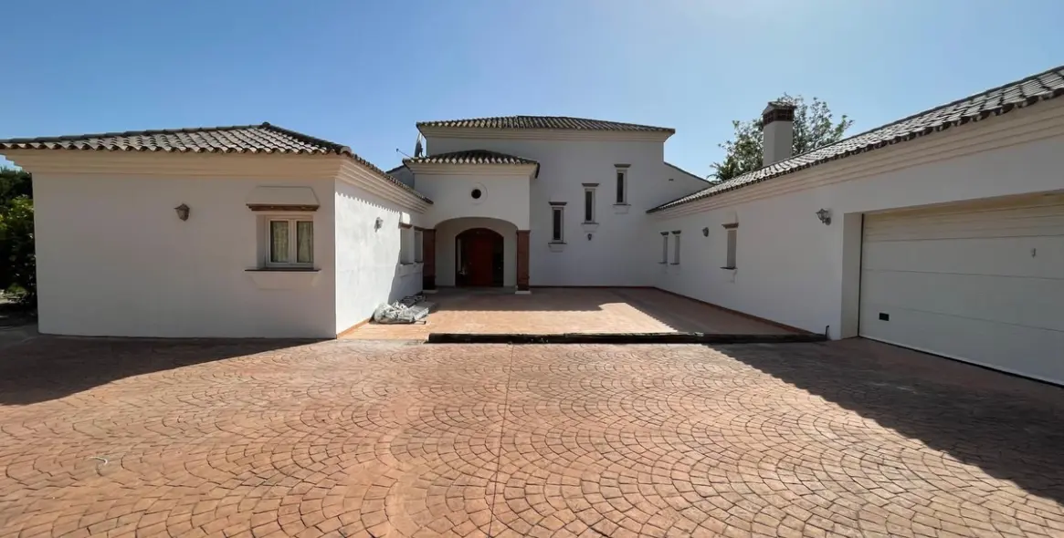 Продажа  отдельно стоящей виллы в Mijas 4