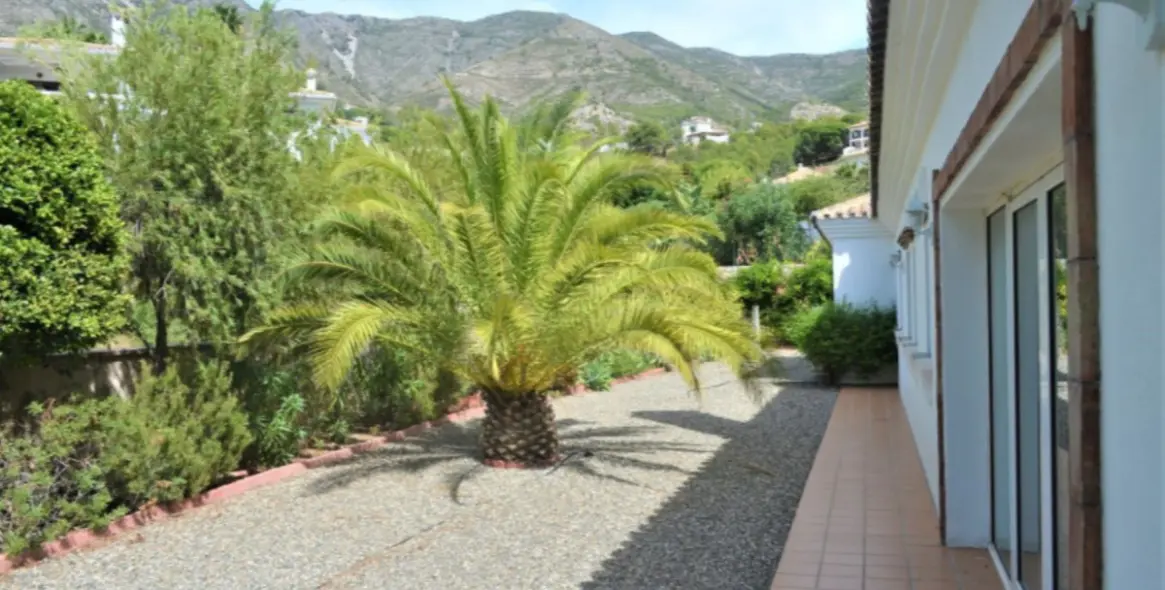 Продажа  отдельно стоящей виллы в Mijas 13