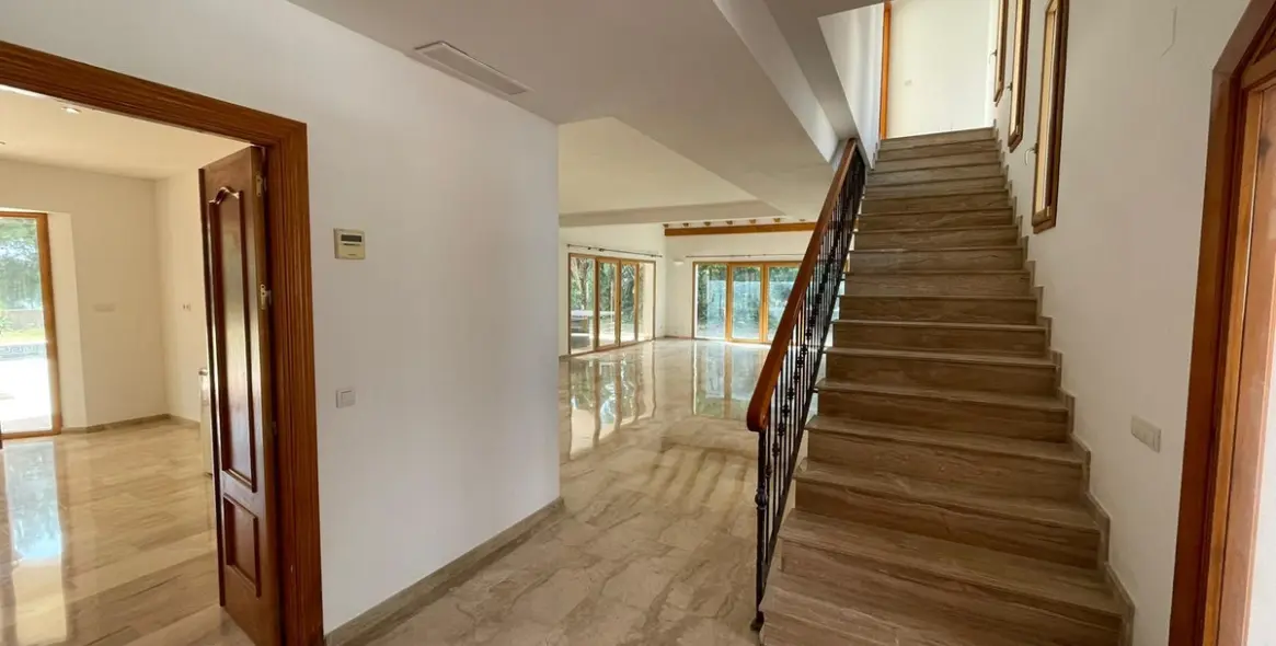 Продажа  отдельно стоящей виллы в Mijas 15