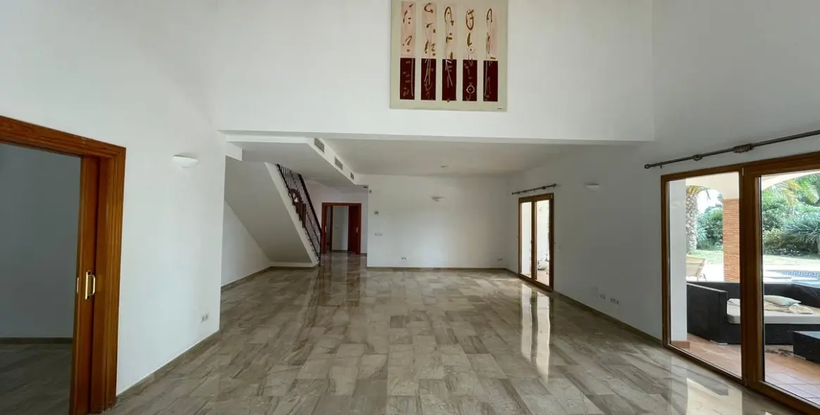 Продажа  отдельно стоящей виллы в Mijas 16