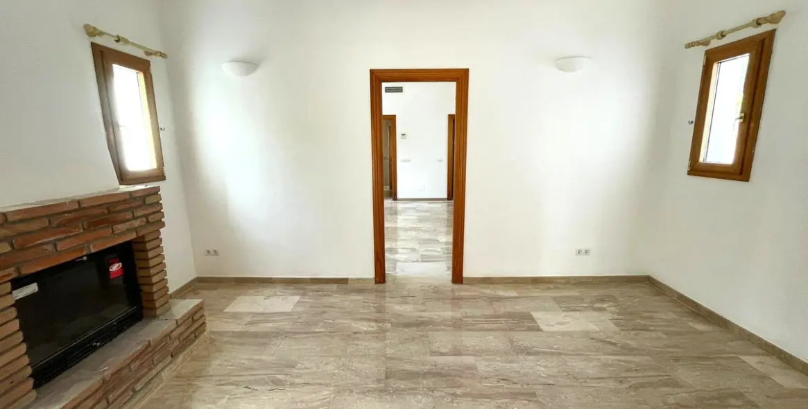 Продажа  отдельно стоящей виллы в Mijas 18