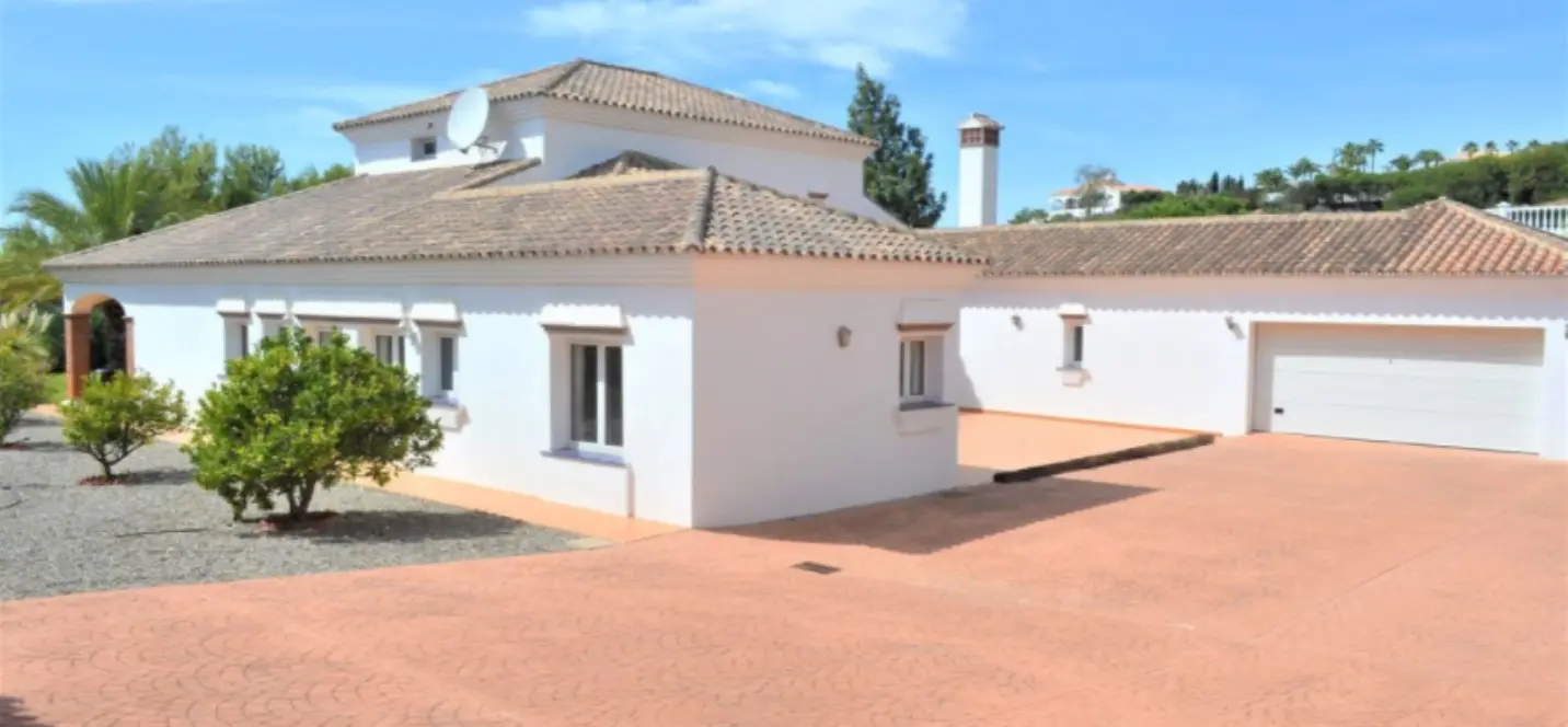 Sale of detached villa in Mijas 0